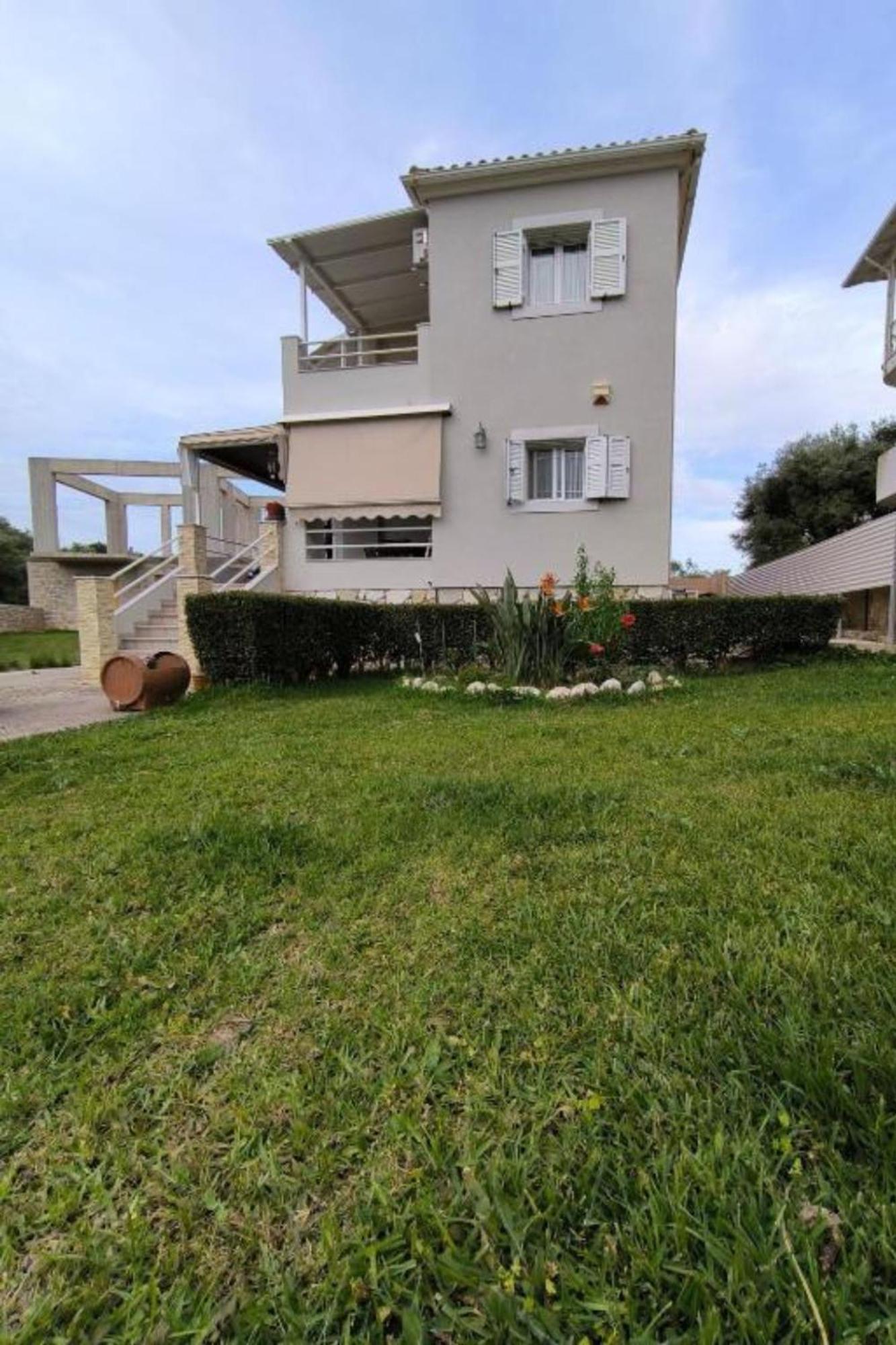 Villa Marina Tsoukaládhes Buitenkant foto